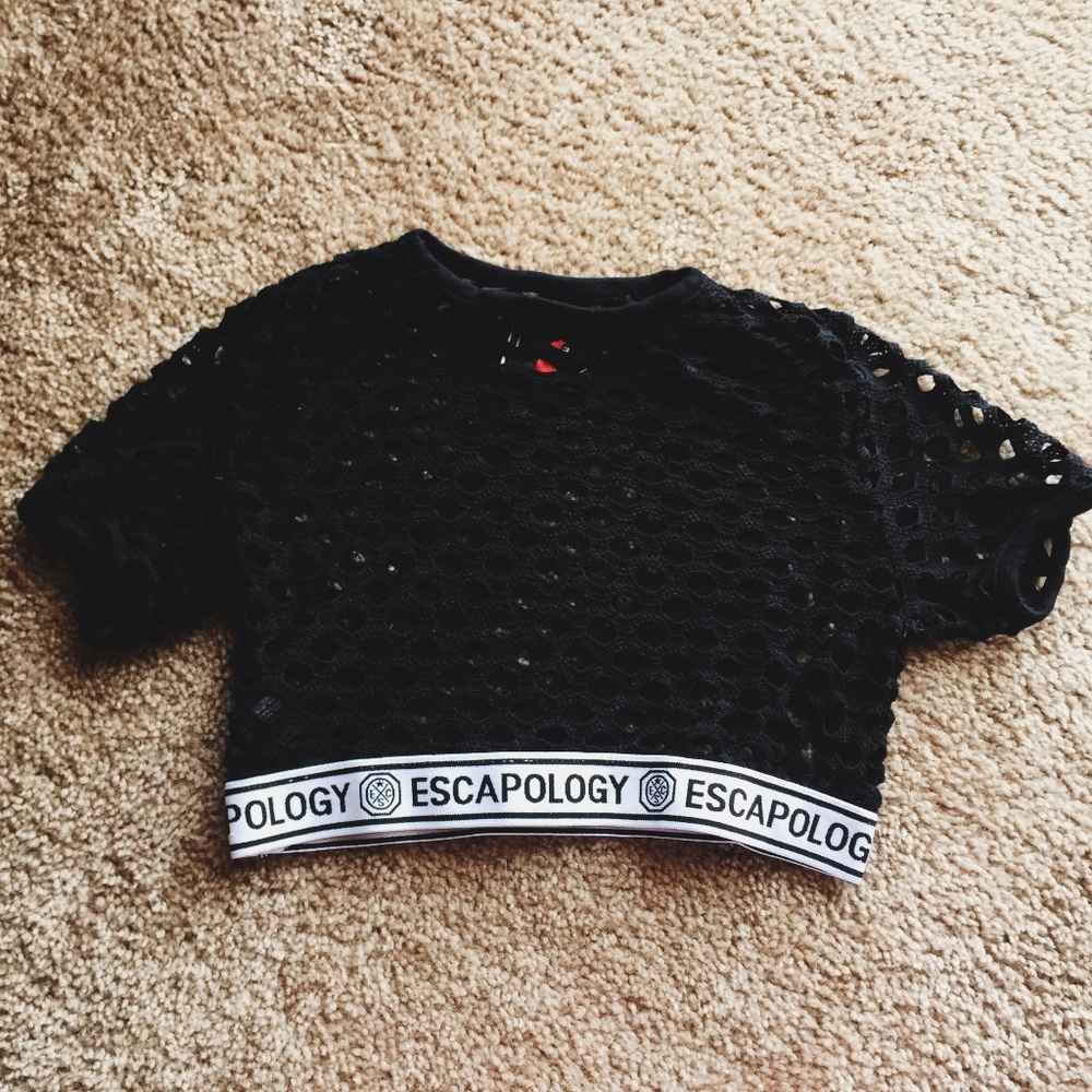 Topshop - ESCAPOLOGY Crop Mesh Top